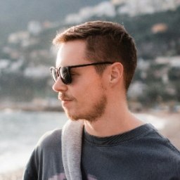 الصفحة الرئيســية Testimonial Skip 02